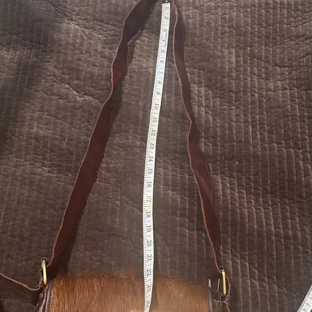 Cowhide artisan Brown and White Leather Shoulder Bag - Picture 10 of 11